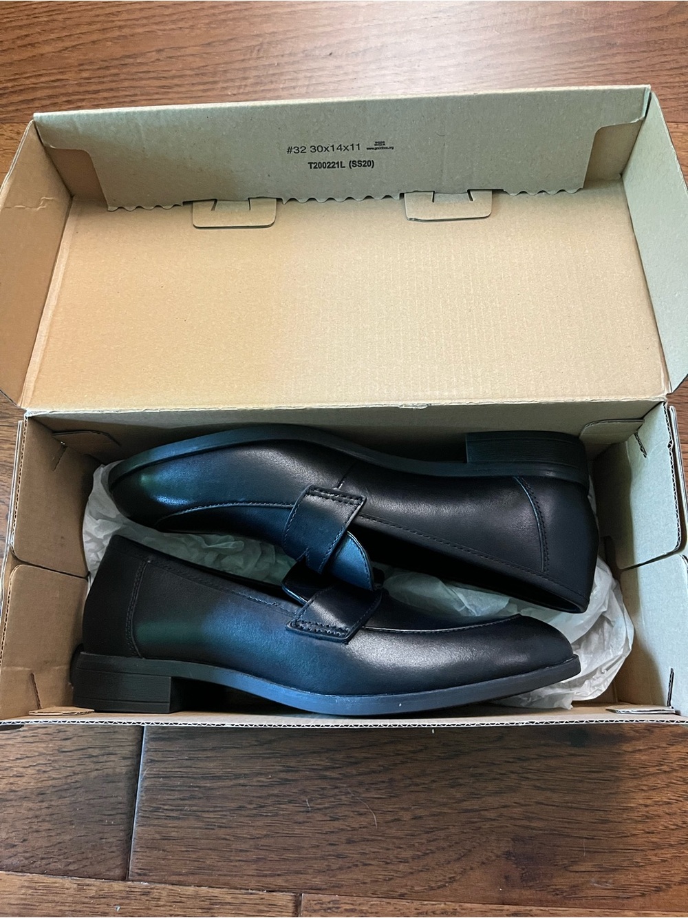 NIB NWT Clarks Black Leather Women's Slip-On Loafers
